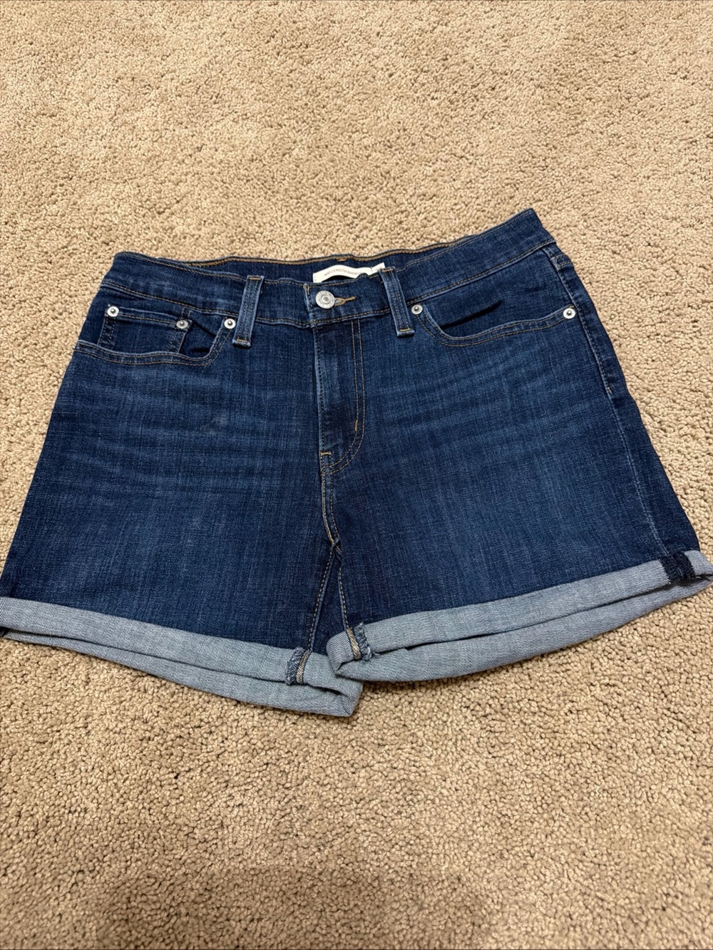 BNWOT Women's Mid Length Mid Rise 5 Pocket Levi's Cuffed Dark Jean Shorts 27